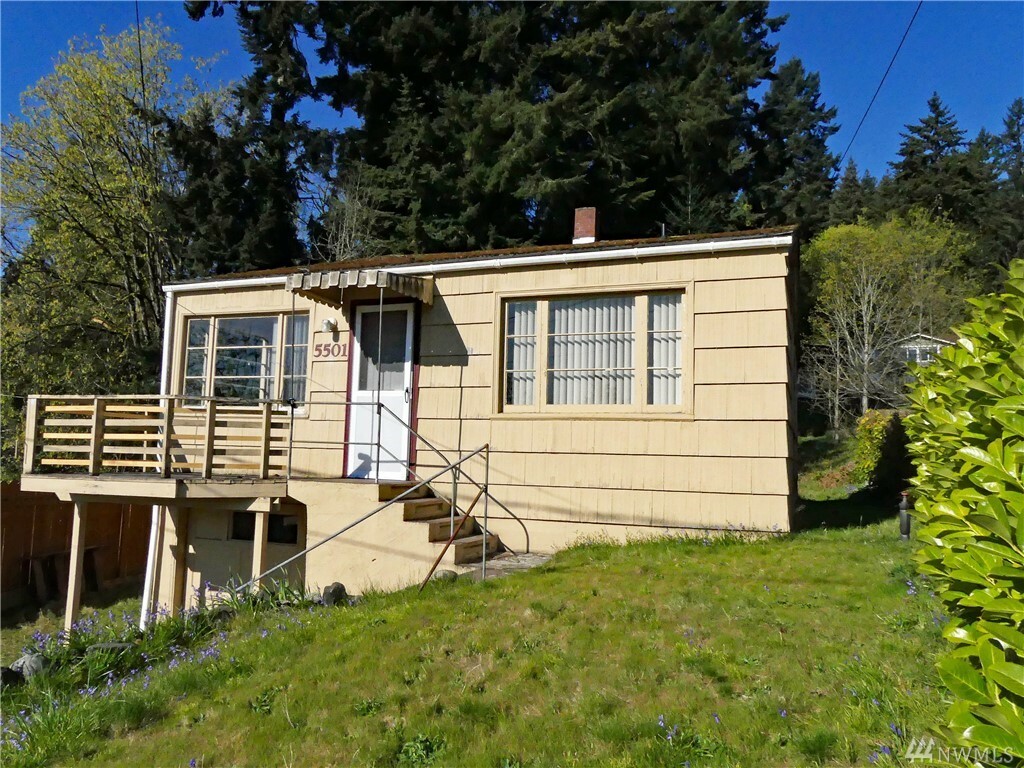 Property Photo:  5501 Madrona Ave NE  WA 98311 