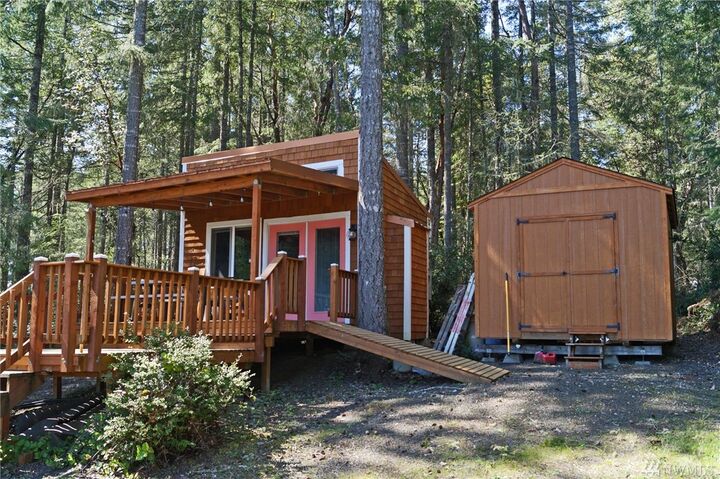 Property Photo: 251 E Tamarack Lane WA 98584