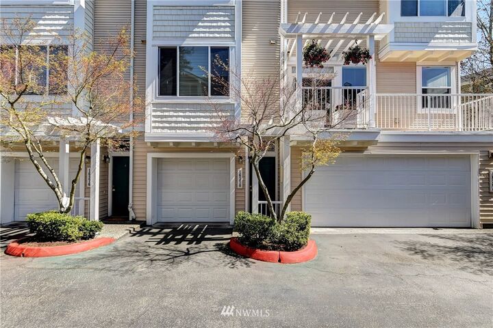 Property Photo: 16370 119th Lane NE 28-4 WA 98011
