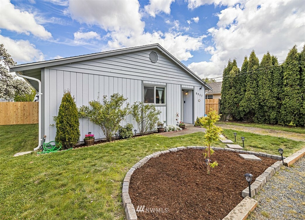 Property Photo: 9907 19th Avenue E WA 98404