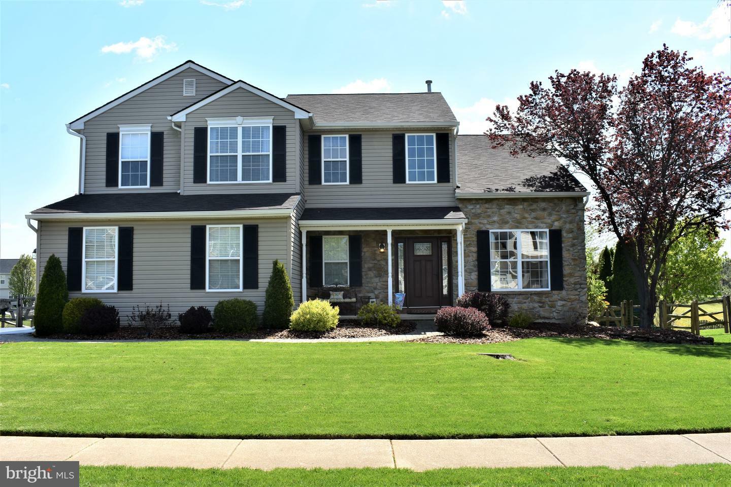 Property Photo:  25 Cobblestone Drive  DE 19720 