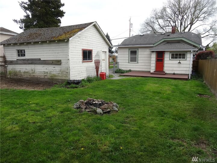 Property Photo:  1308 W Illinois Street  WA 98225 