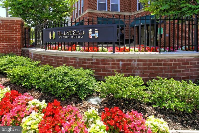 Property Photo:  2655 Prosperity Avenue 122  VA 22031 