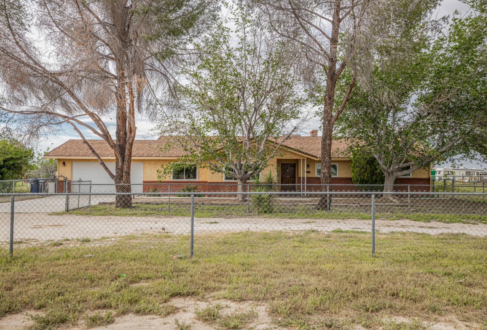 Property Photo:  2749 W Avenue M4  CA 93551 