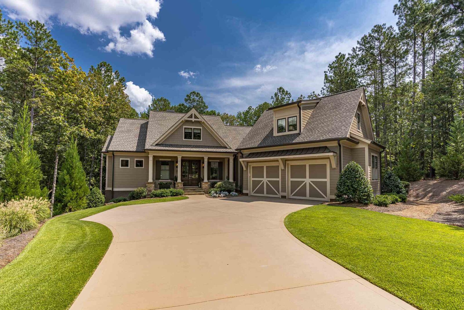 Property Photo: 1020 Akers Knoll GA 30642