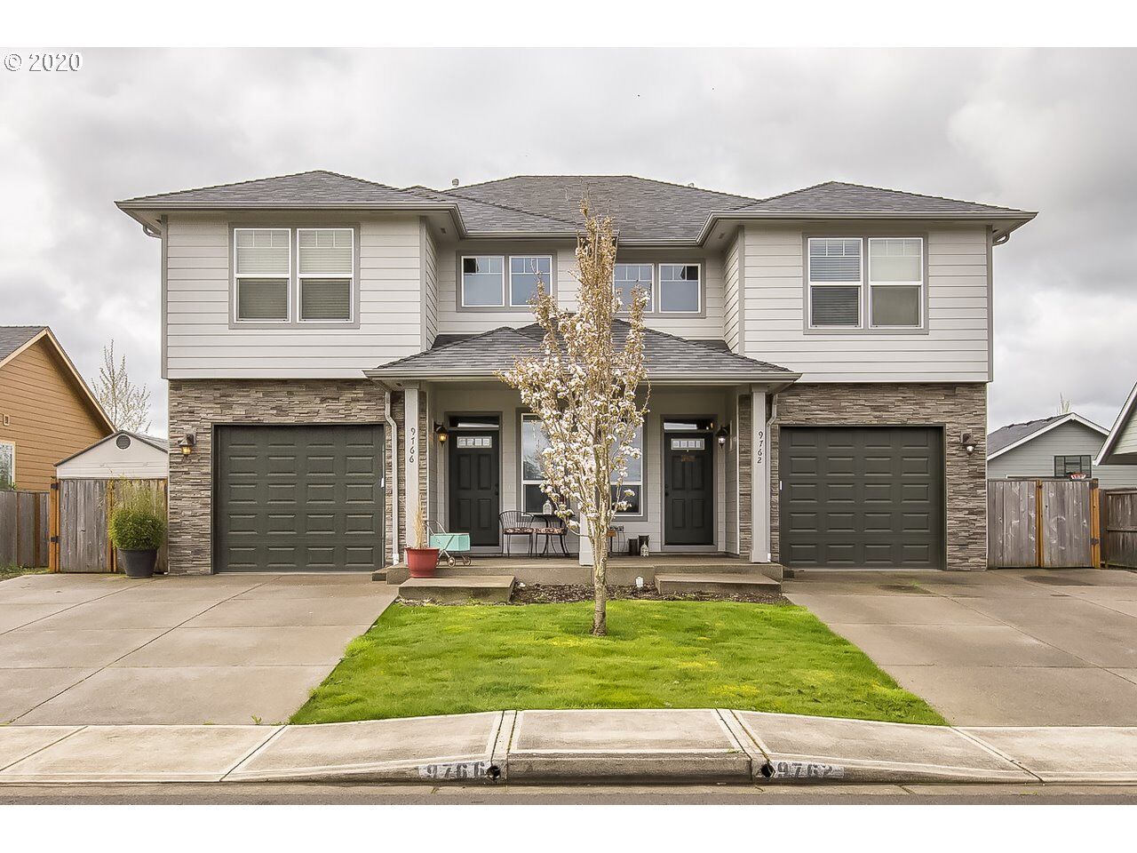 Property Photo:  9762 Willamette St  OR 97325 