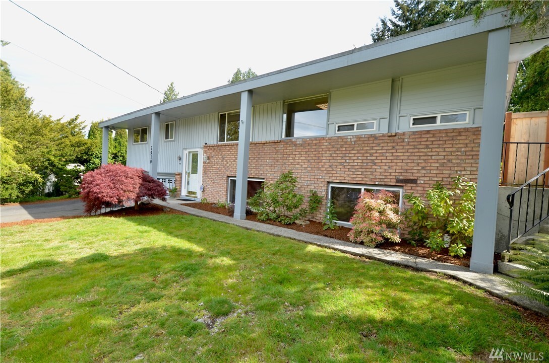 Property Photo:  7910  189th Place SW  WA 98026 