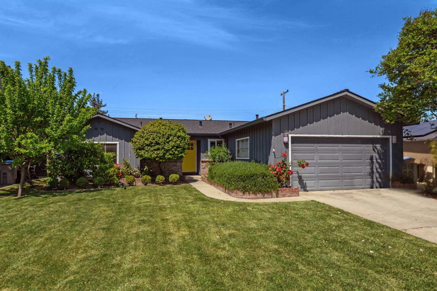 Property Photo:  729 Live Oak Way  CA 95129 