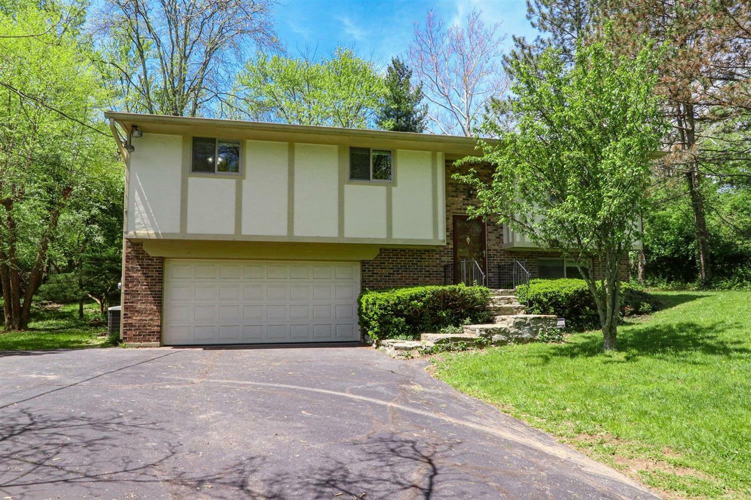 Property Photo:  10133 Leacrest Rd  OH 45215 