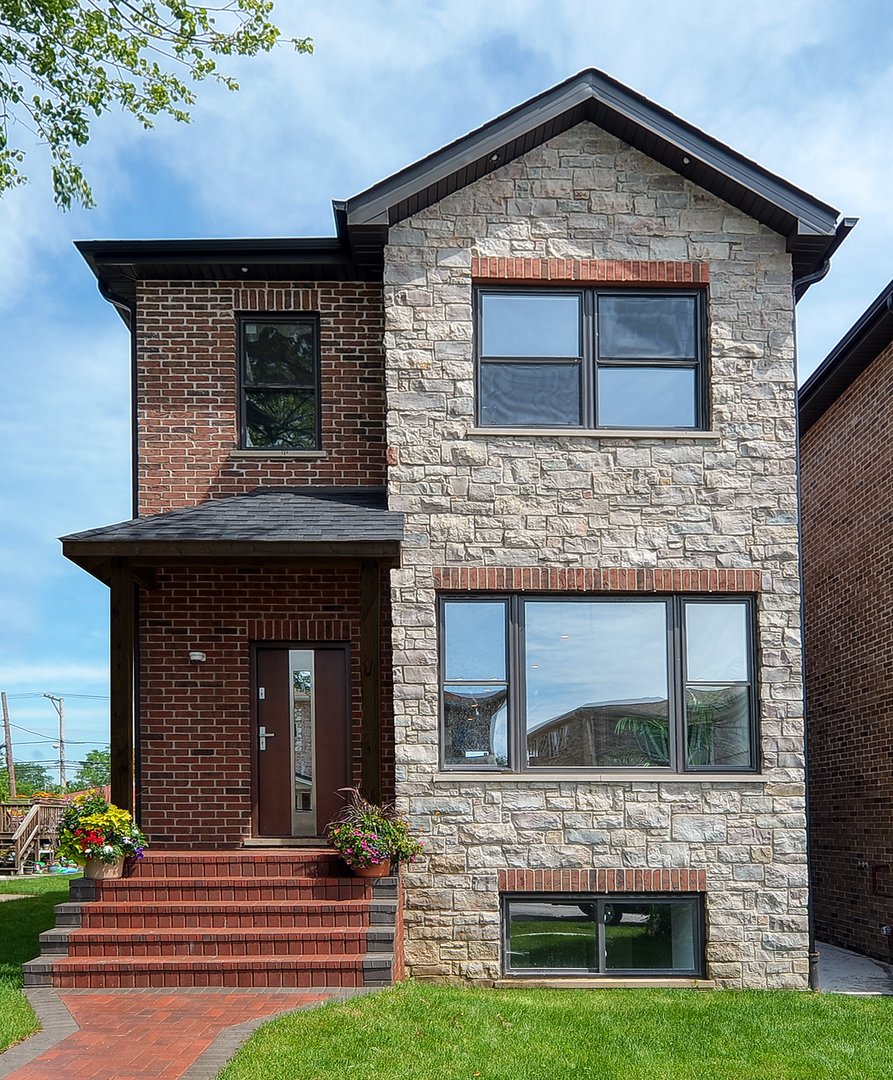 Property Photo: 6438 West Dakin Street IL 60634