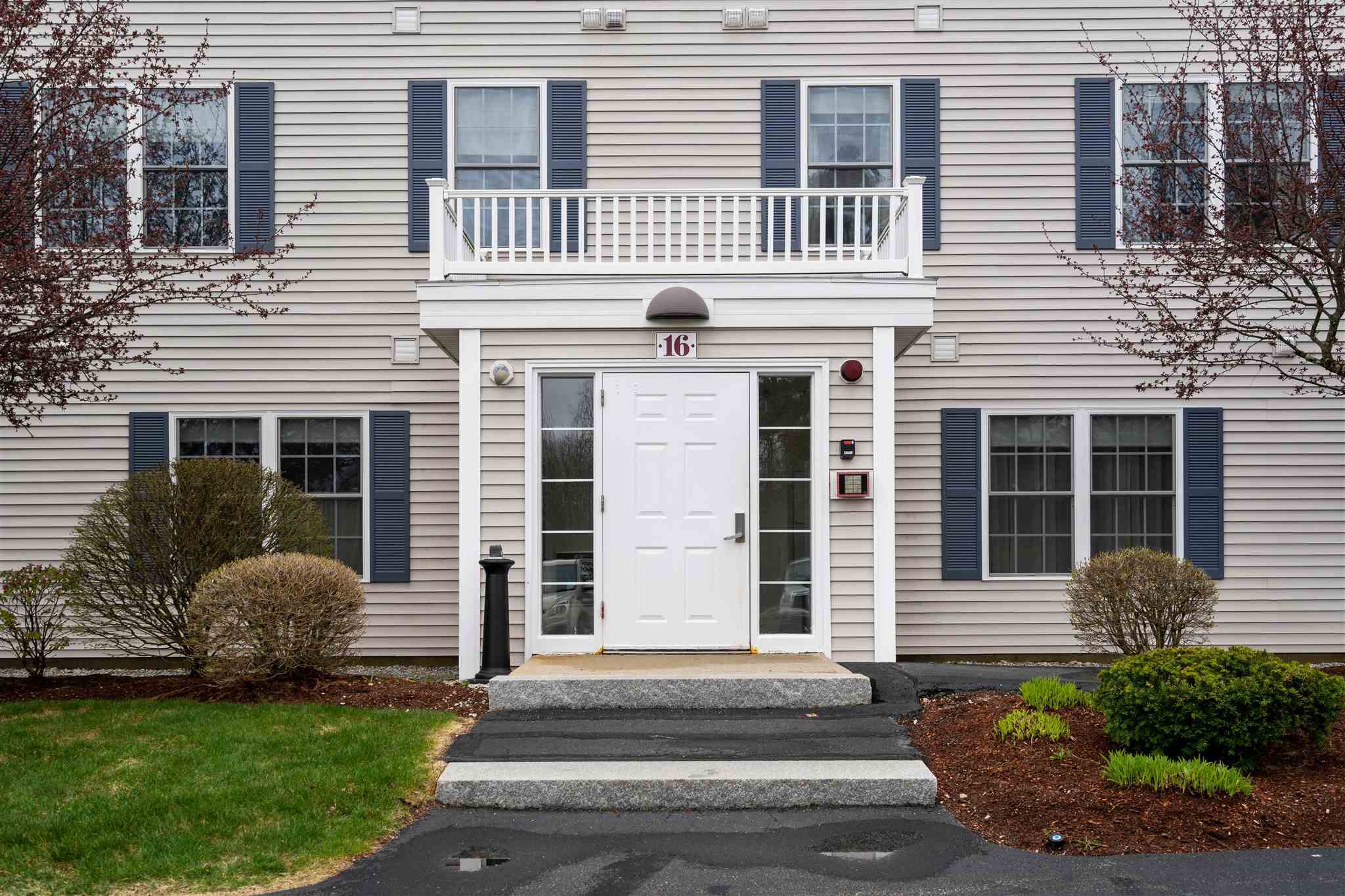 Property Photo: 16 Vista Ridge Drive 236 NH 03053