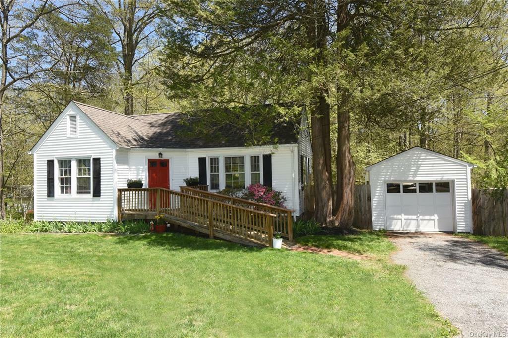 Property Photo:  10 Gallows Hill Road  NY 10567 