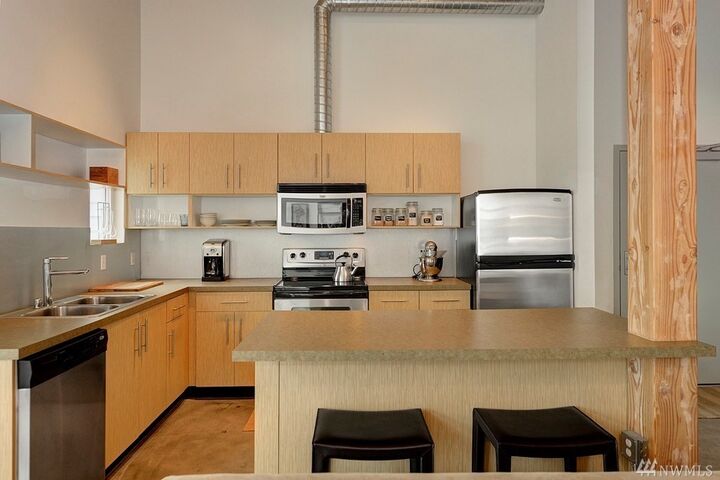 Property Photo:  401 9th Ave N 506  WA 98109 