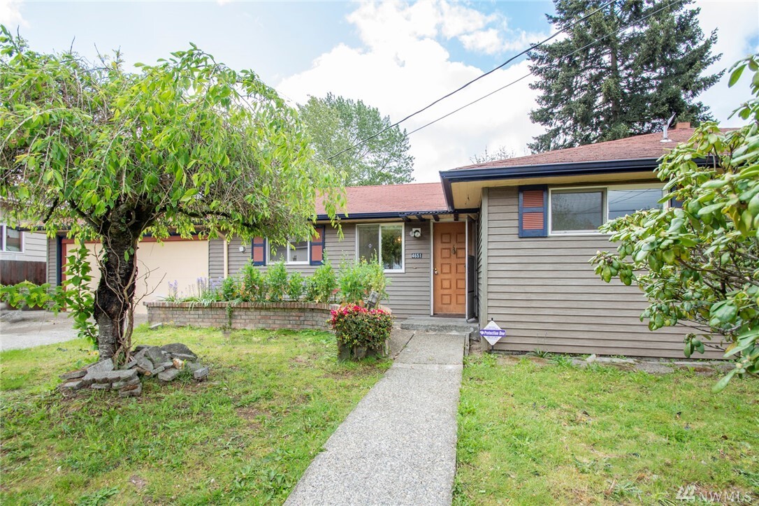 Property Photo: 4651 S Gazelle Street WA 98118