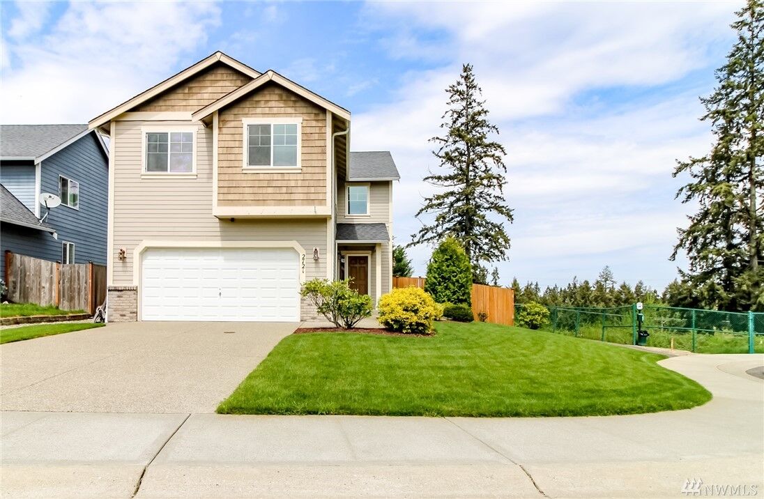Property Photo: 2721 193rd Street Ct E WA 98387
