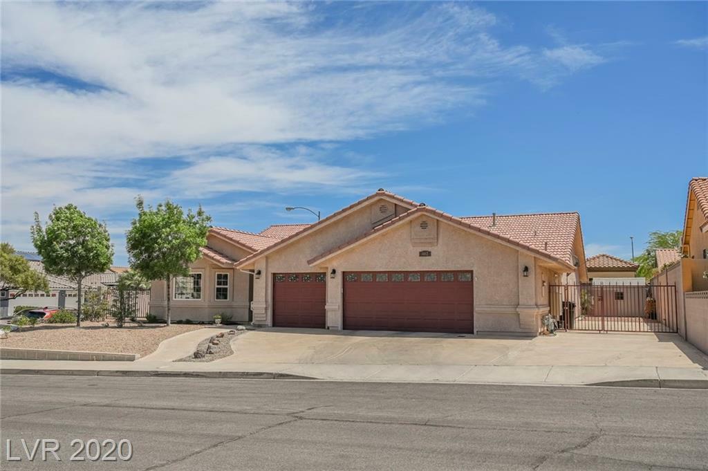 Property Photo:  902 Little Raven Street  NV 89002 