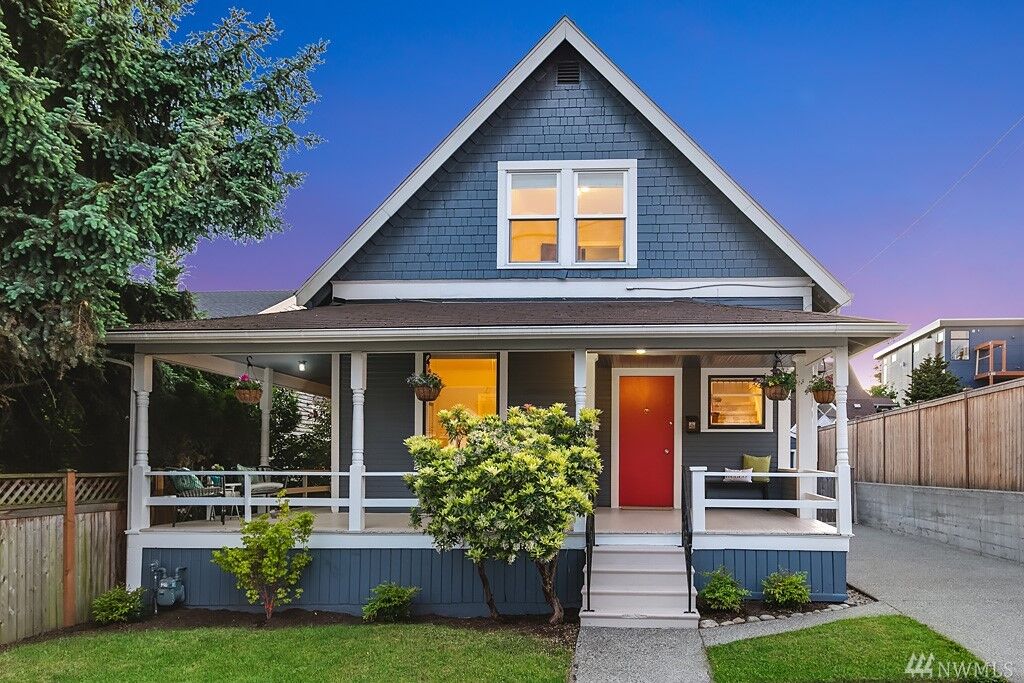 Property Photo:  7513 15th Ave NE  WA 98115 