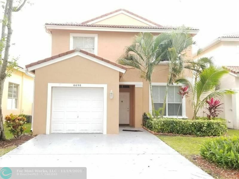 Property Photo:  6698 Green Island Cir  FL 33463 