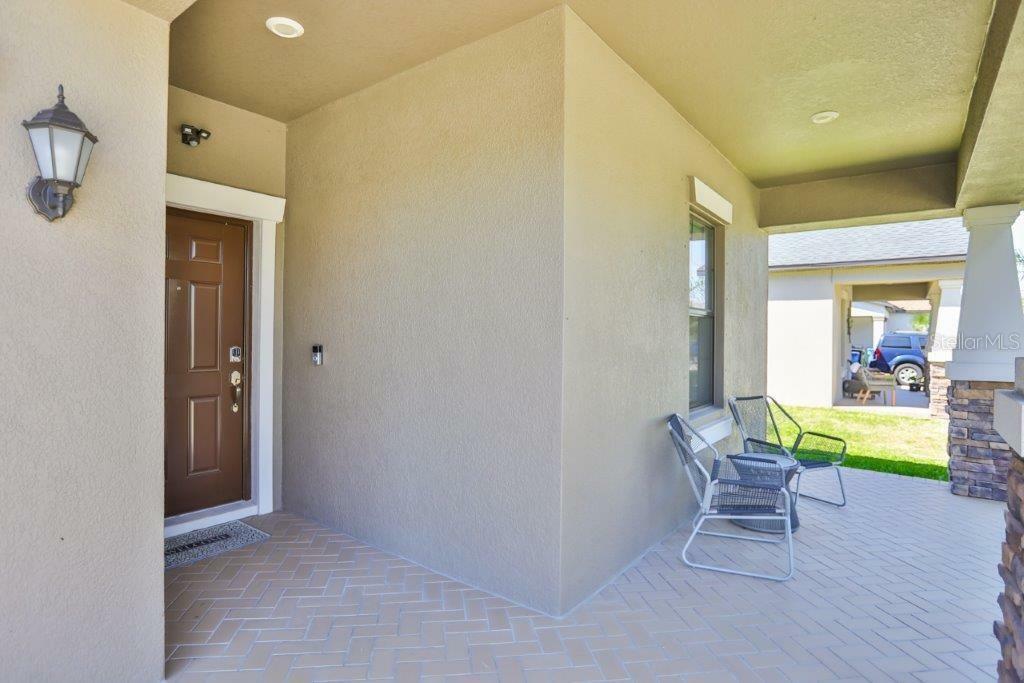 Property Photo:  11033 Little Blue Heron Drive  FL 33579 