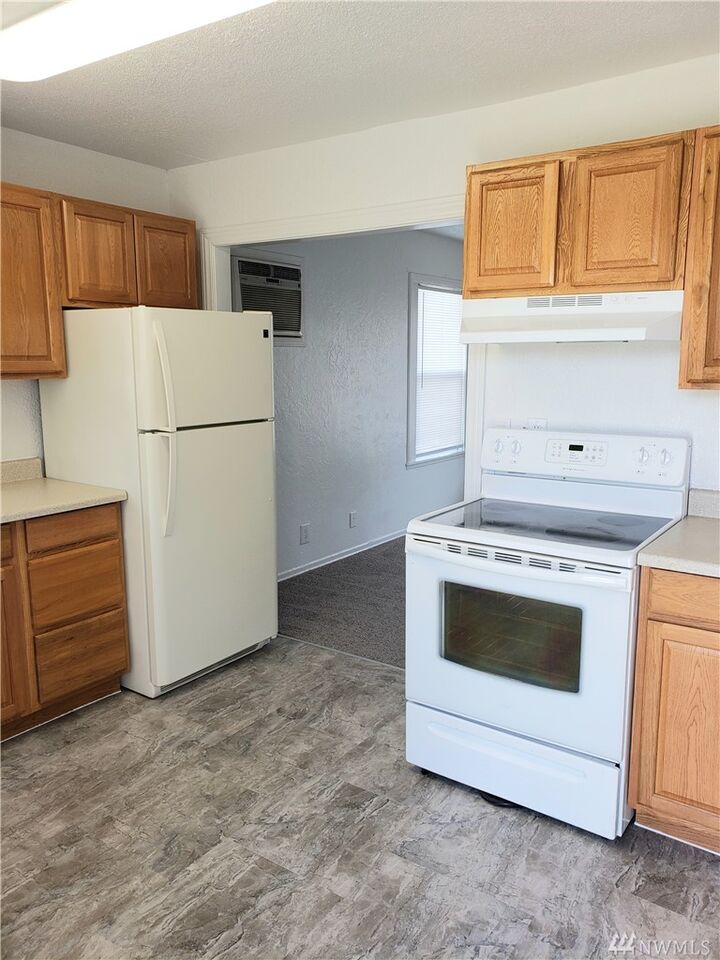 Property Photo:  2212 W Spruce Street  WA 98837 