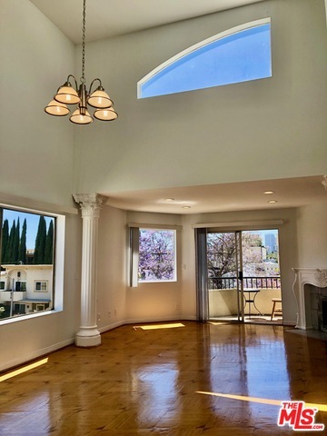 Property Photo: 916 S Shenandoah St 5 CA 90035