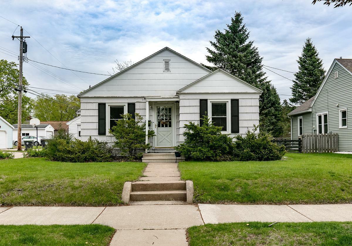 Property Photo:  821 22nd St S  WI 54601 