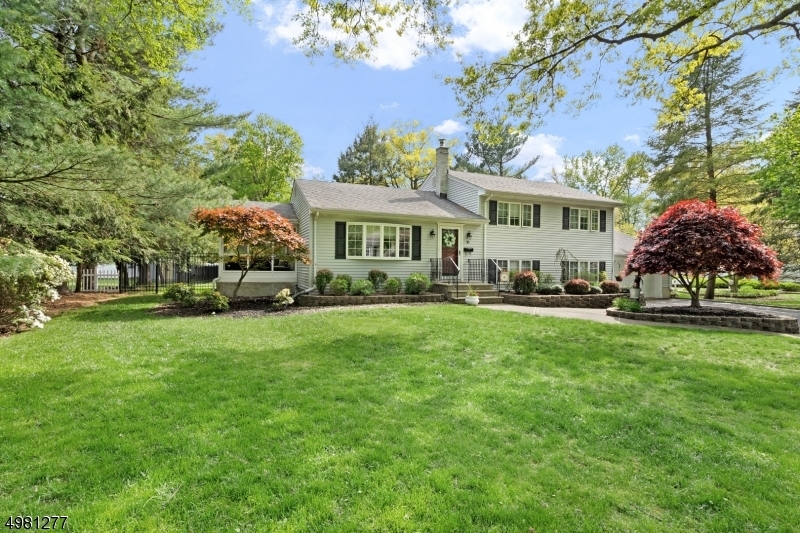 Property Photo:  16 Orchard Rd  NJ 07932 