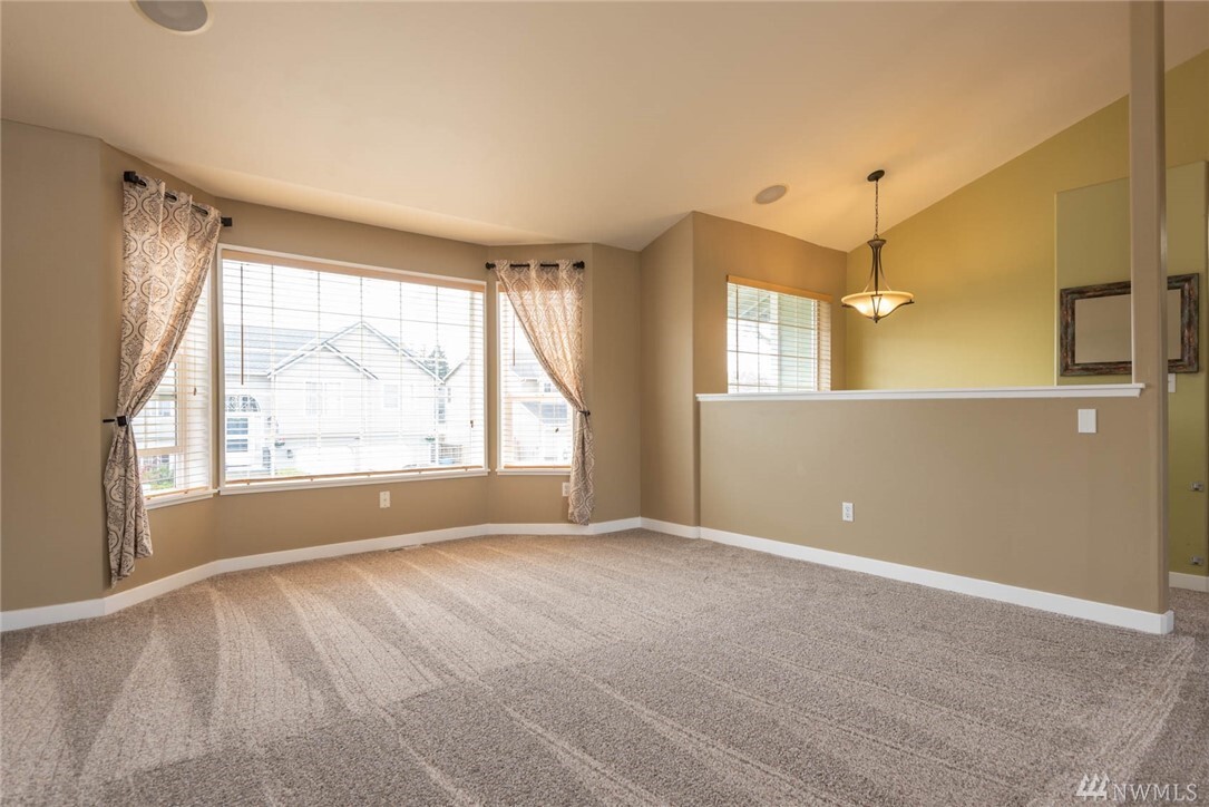 Property Photo: 7921 194th St Ct E WA 98387