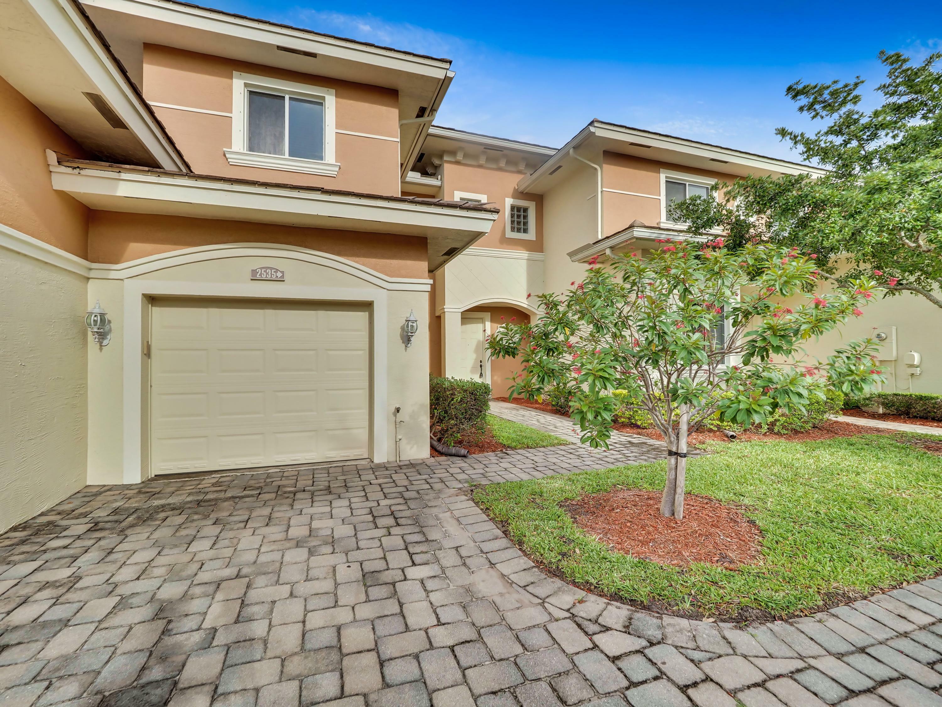 2535 Stockbridge Square SW  Vero Beach FL 32962 photo