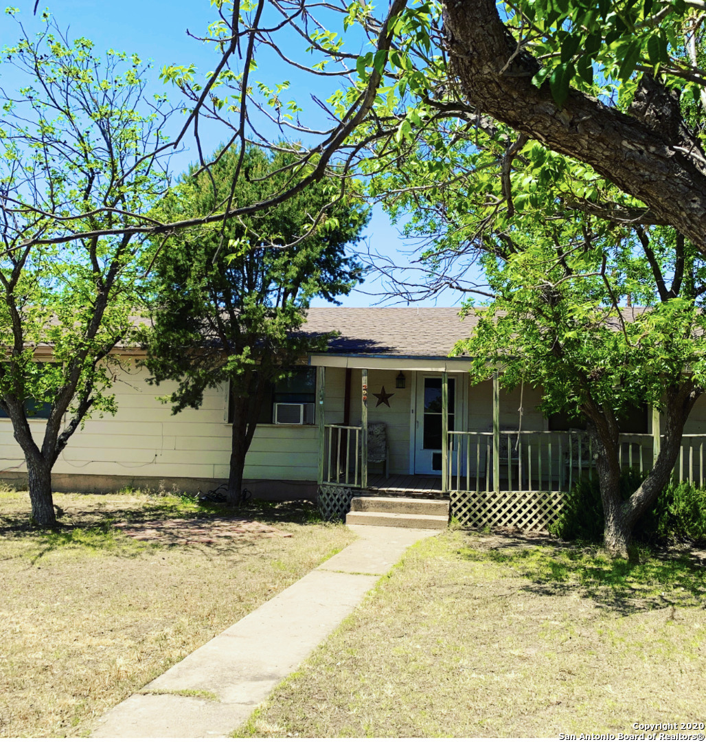 Property Photo:  208 W 8th St  TX 79752 