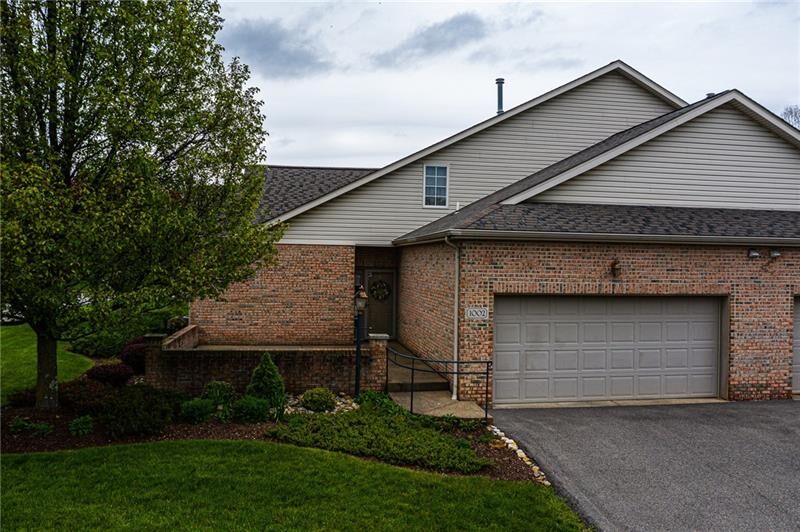 Property Photo:  1002 Park Place Lane  PA 15317 