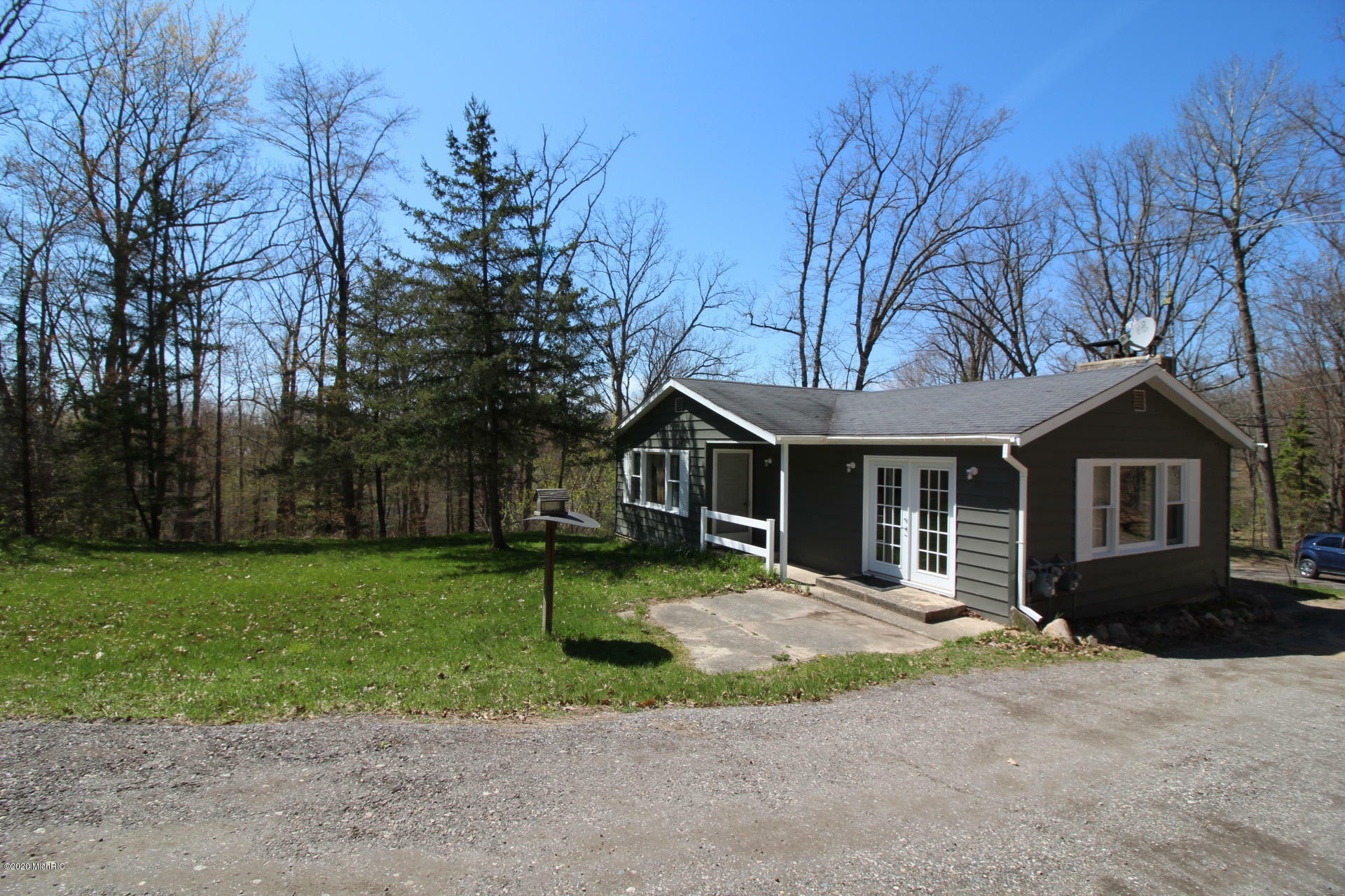 Property Photo:  18700 Milton Avenue  MI 49307 