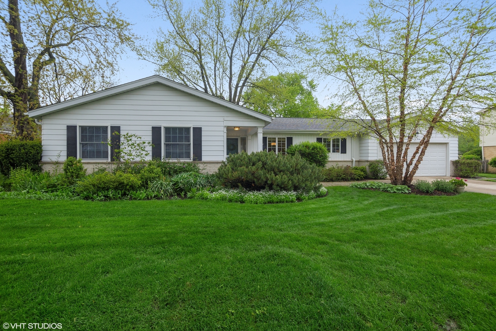 Property Photo: 2938 Cherry Lane IL 60062