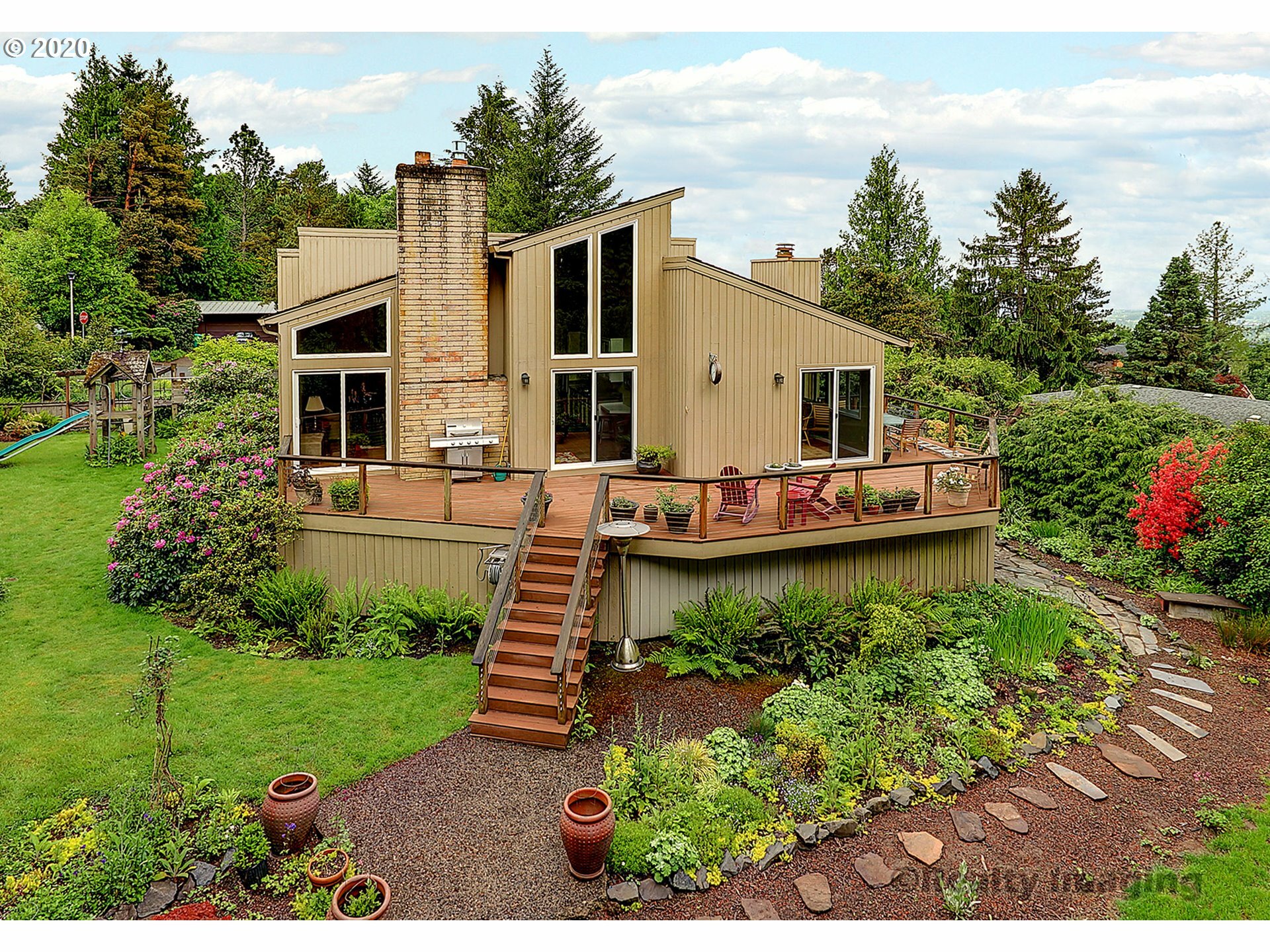 Property Photo: 8009 NW Reed Dr OR 97229