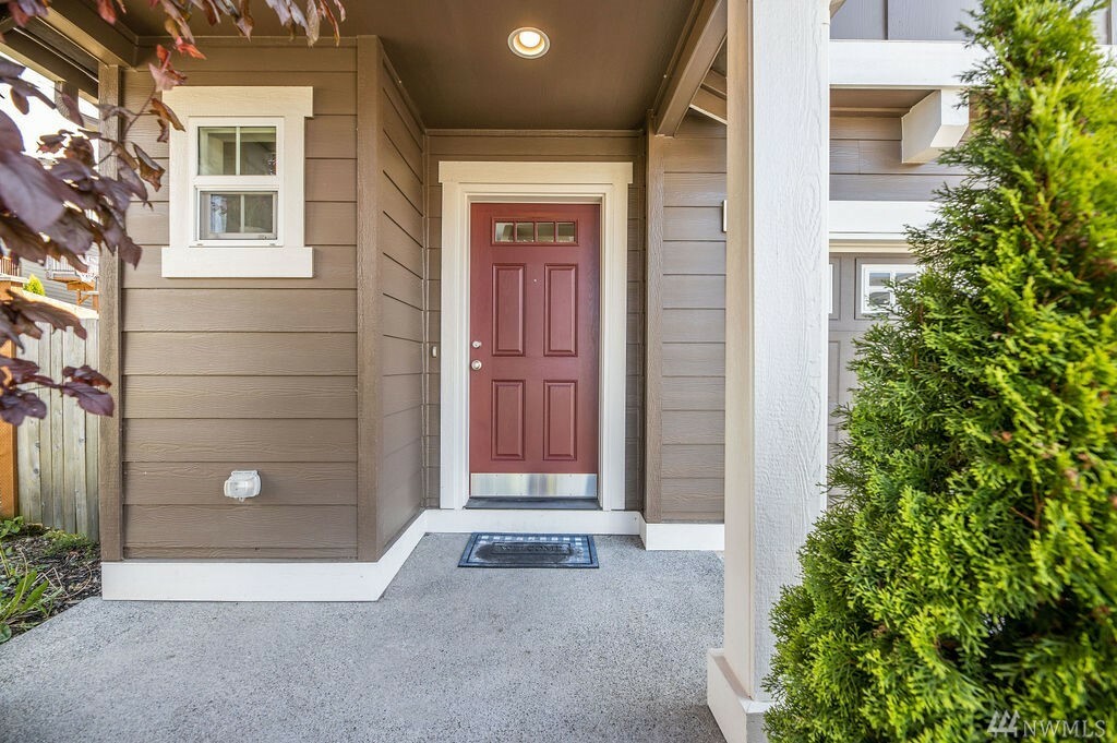 Property Photo:  414 203 St SW 44  WA 98036 