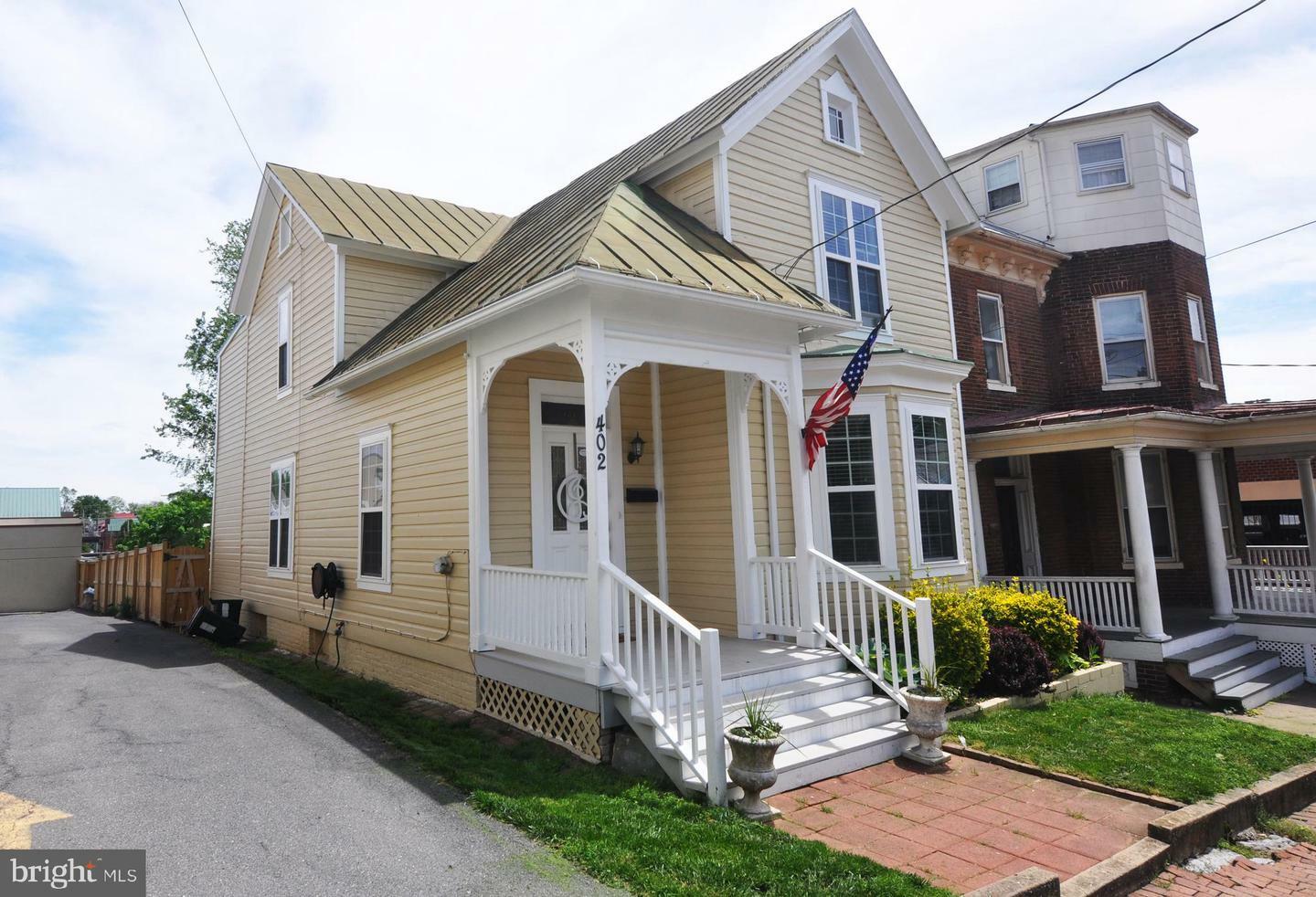 Property Photo:  402 N Loudoun Street  VA 22601 