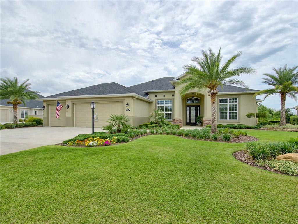 Property Photo:  945 Iron Oak Way  FL 32163 