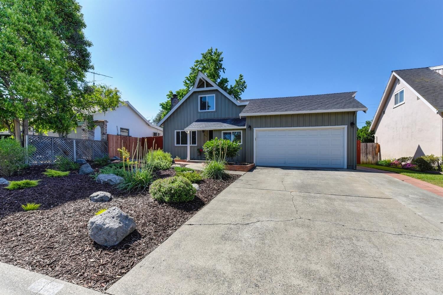 Property Photo: 2113 Surrey Road CA 95815