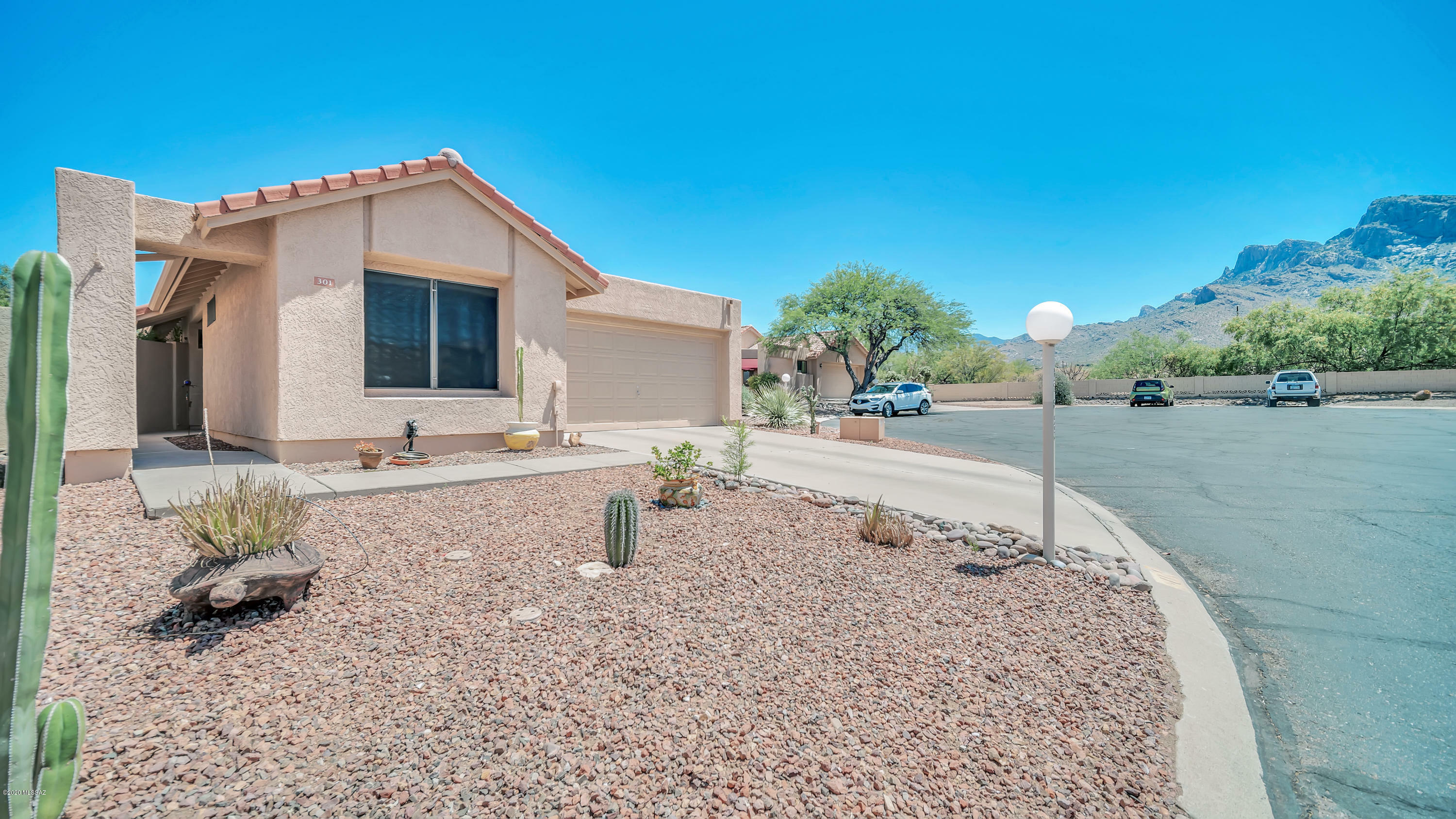 Property Photo: 301 E Ridgeland Street AZ 85737