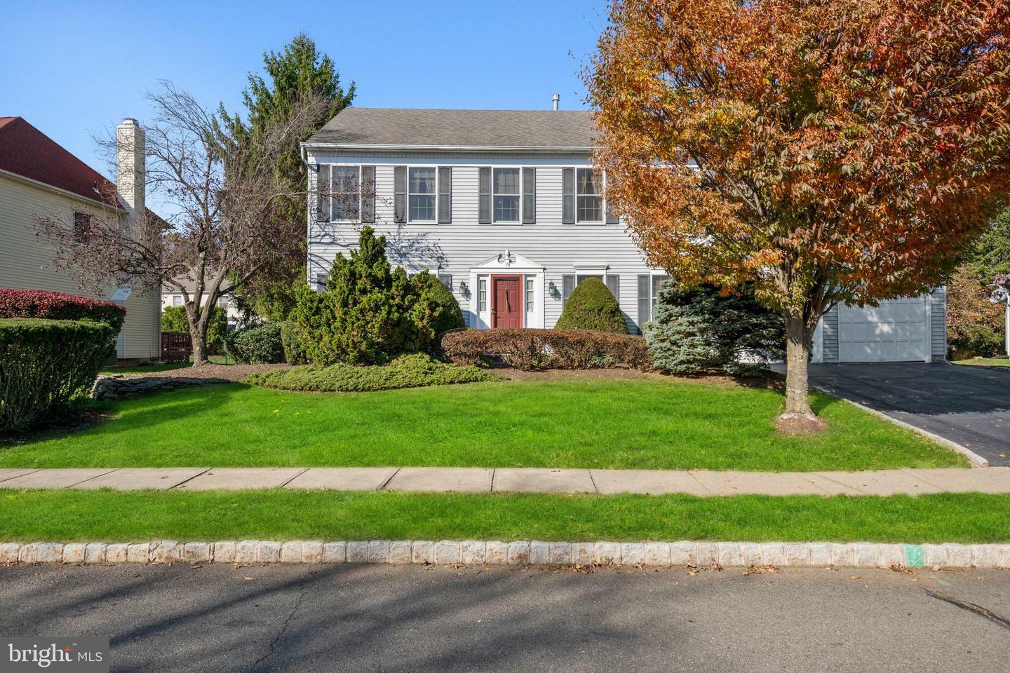 Property Photo:  16 Crestview Drive  NJ 08824 