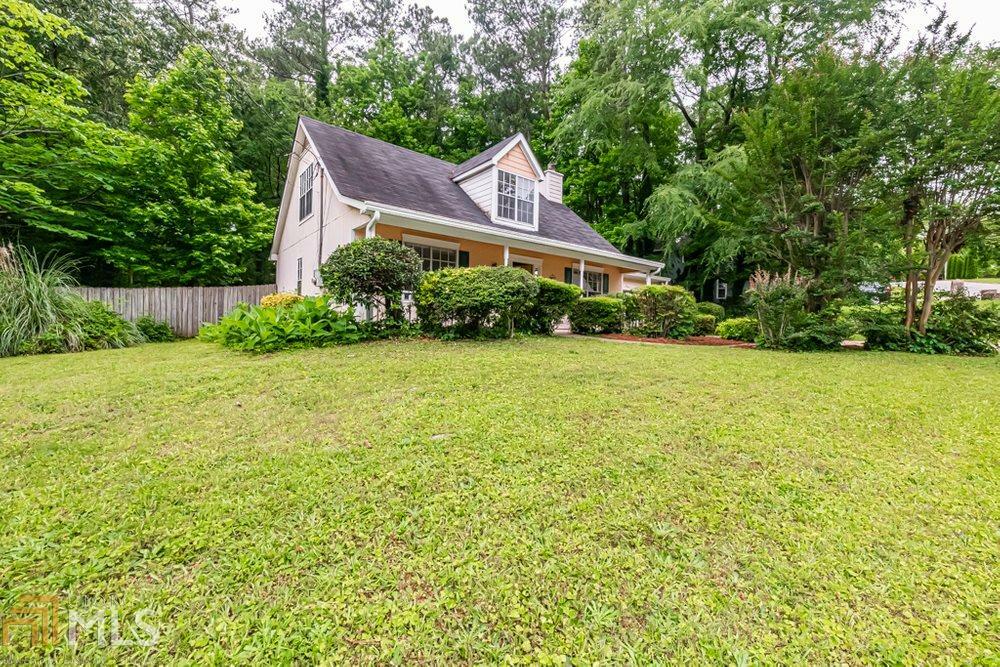 Property Photo:  1657 Ivy Glenn Rd  GA 30032 