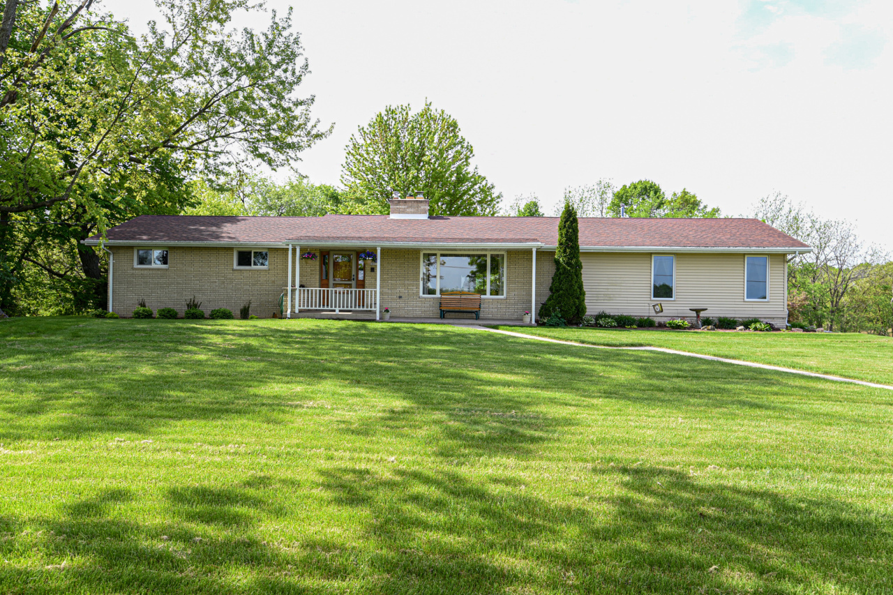 Property Photo: 28017 E River Bay Rd WI 53185