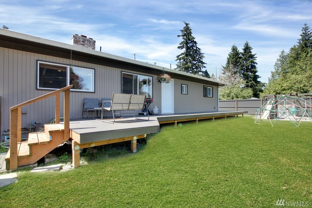 Property Photo:  11504 Alaska St S  WA 98444 