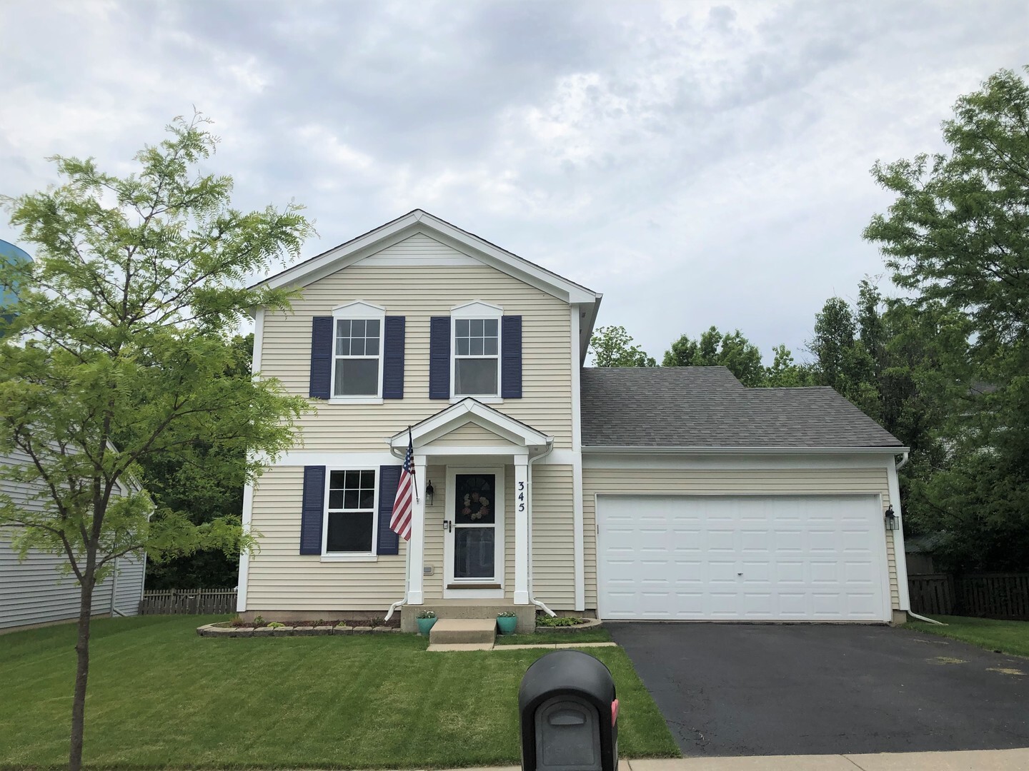 Property Photo: 345 East Camden Lane IL 60073