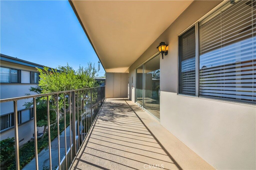Property Photo:  2940 W Carson Street 206  CA 90503 