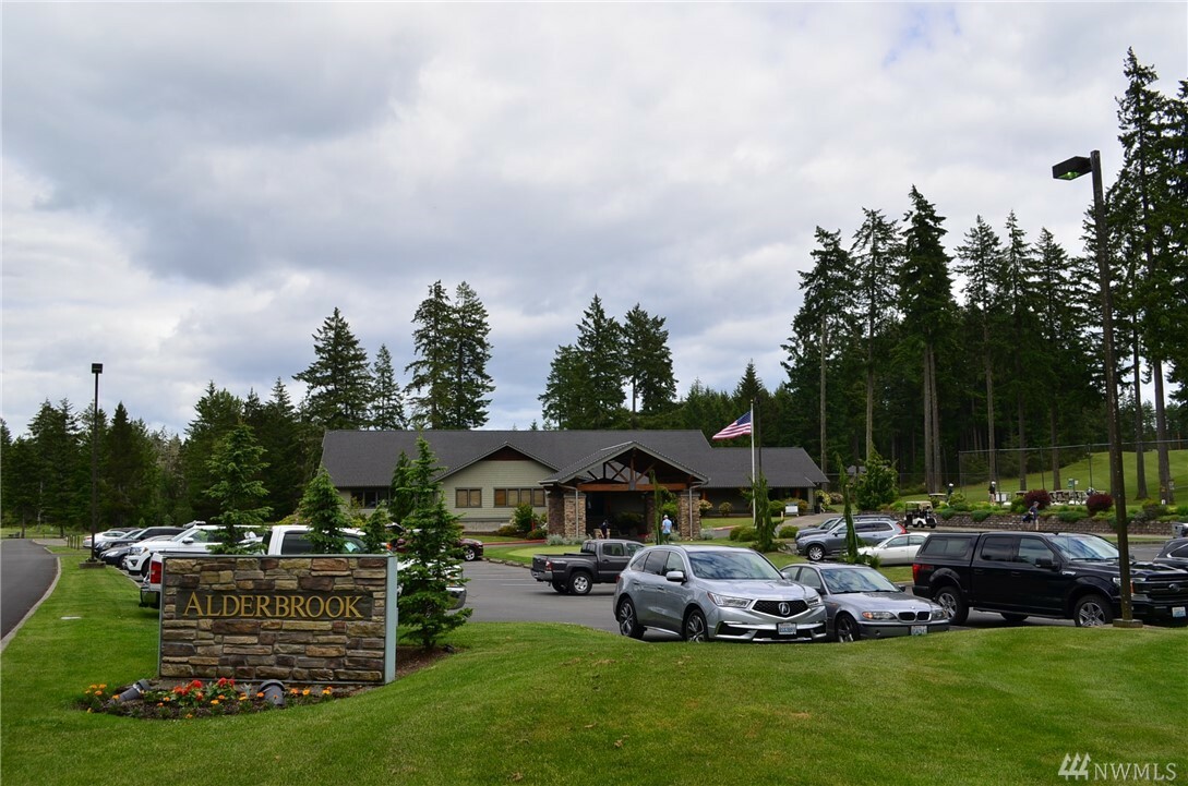 Property Photo: 130 E Country Club Dr W WA 98592