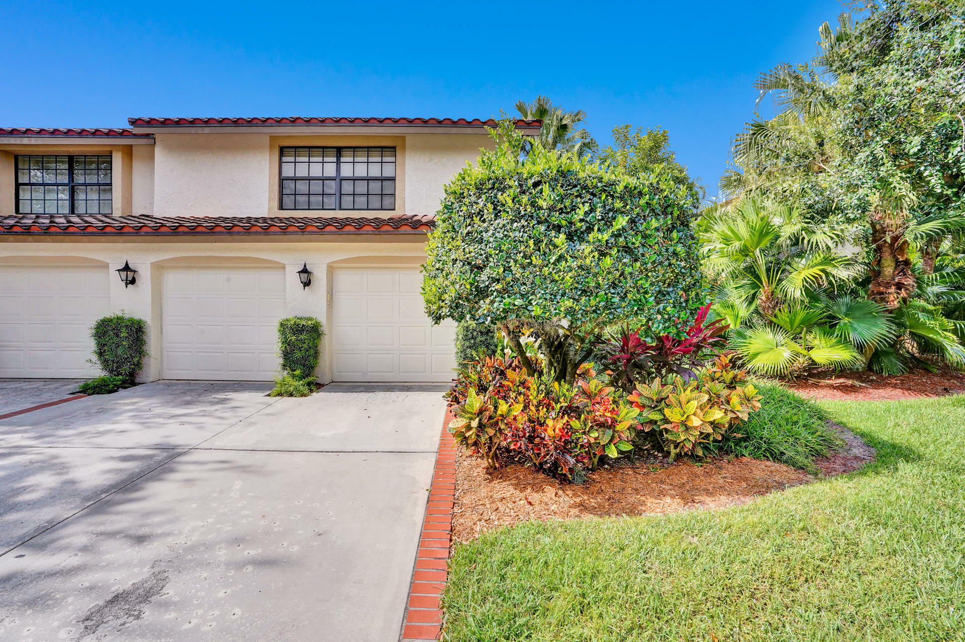 Property Photo:  7889 La Mirada Drive  FL 33433 