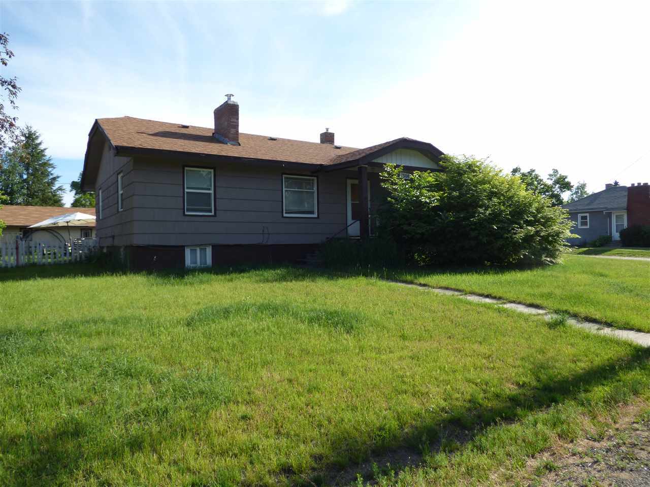 Property Photo: 7808 E Glass Ave WA 99212