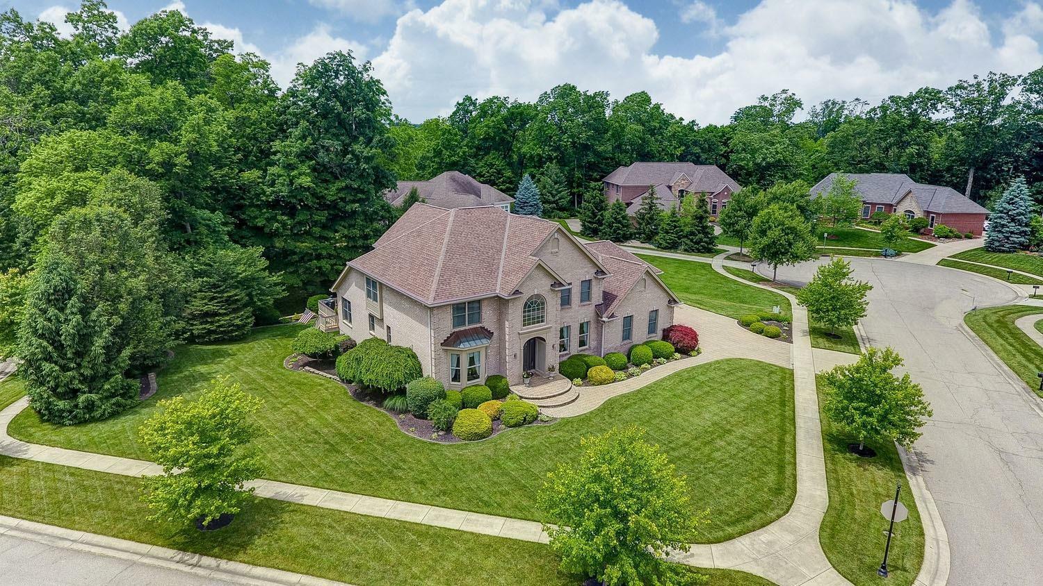 Property Photo:  6521 Claw Foot Ct  OH 45039 