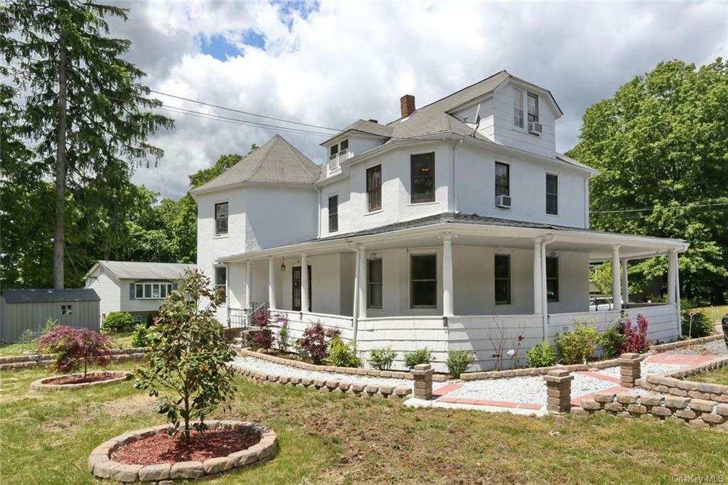 Property Photo:  19 W Crooked Hill Road  NY 10965 